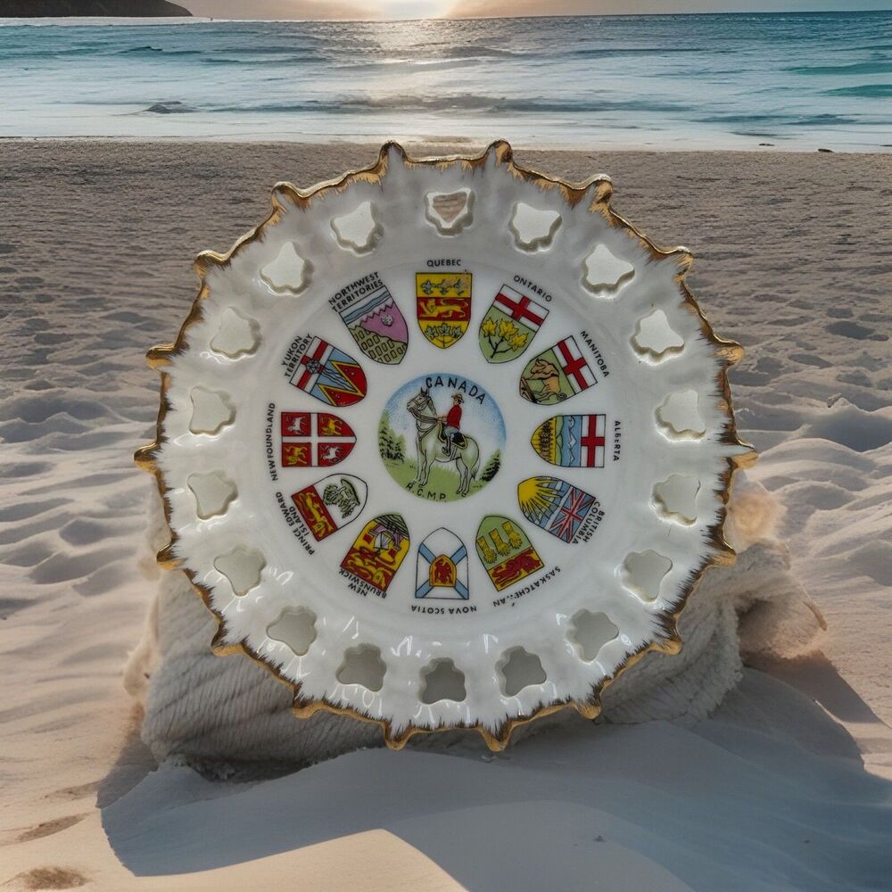 7” Star Souvenir Canada Plate/Decor‎ Beautiful Design - Stunning - Made In Japan